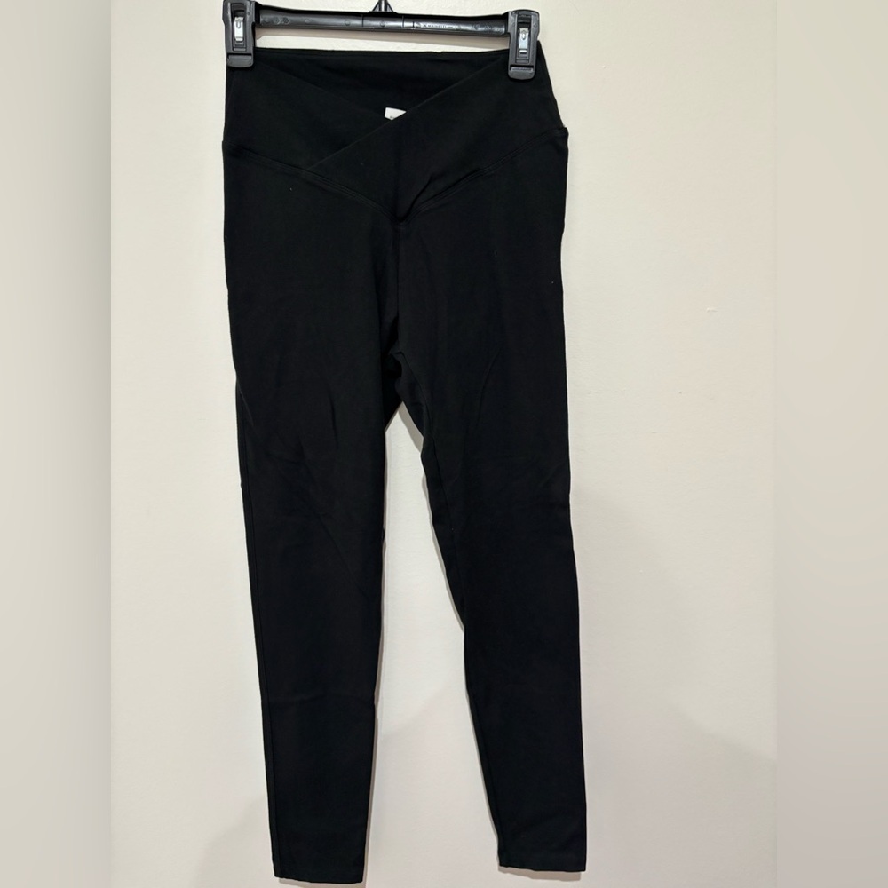 Victoria’s Secret black leggings size medium